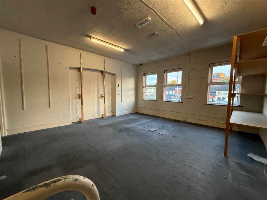 12 Smithfield Square