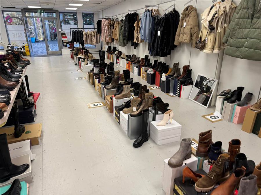 16 Market Square North