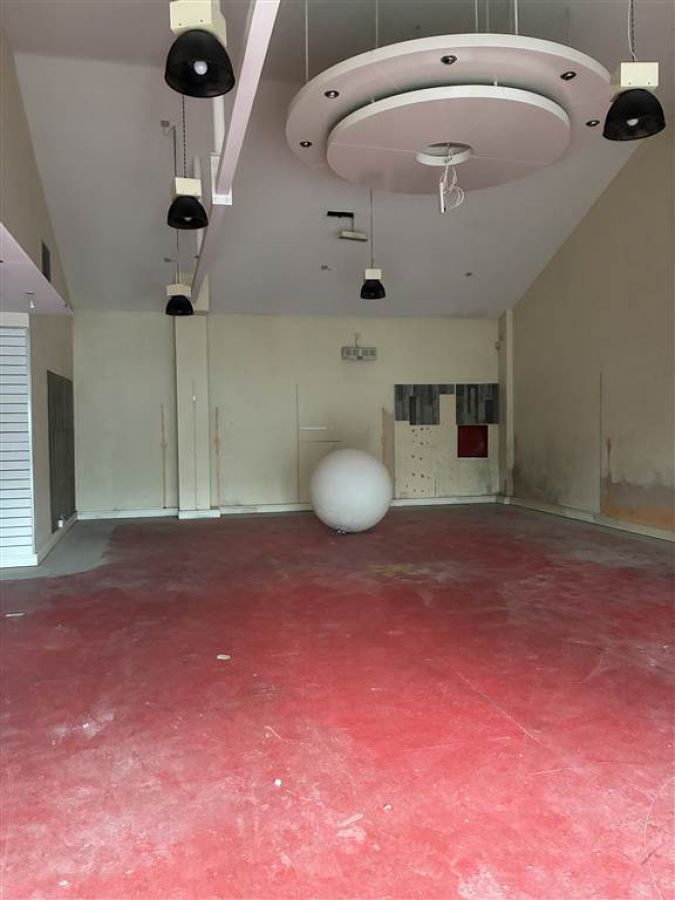 TO LET SHOP UNIT 2, 123 Longstone Street