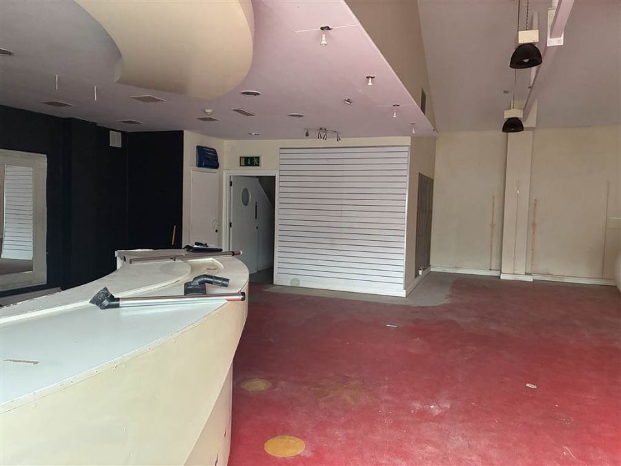 TO LET SHOP UNIT 2, 123 Longstone Street