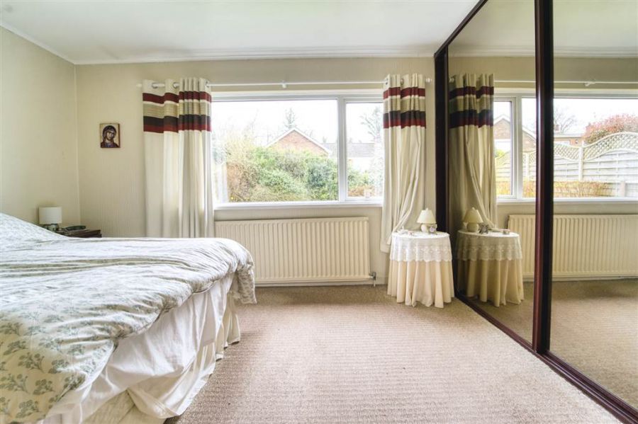 12 Aberdelghy Gardens