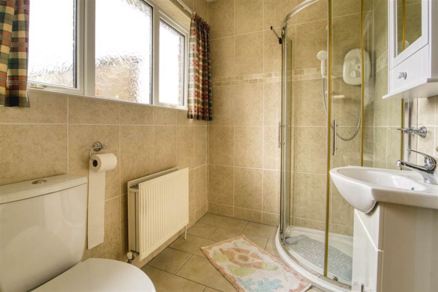 12 Aberdelghy Gardens