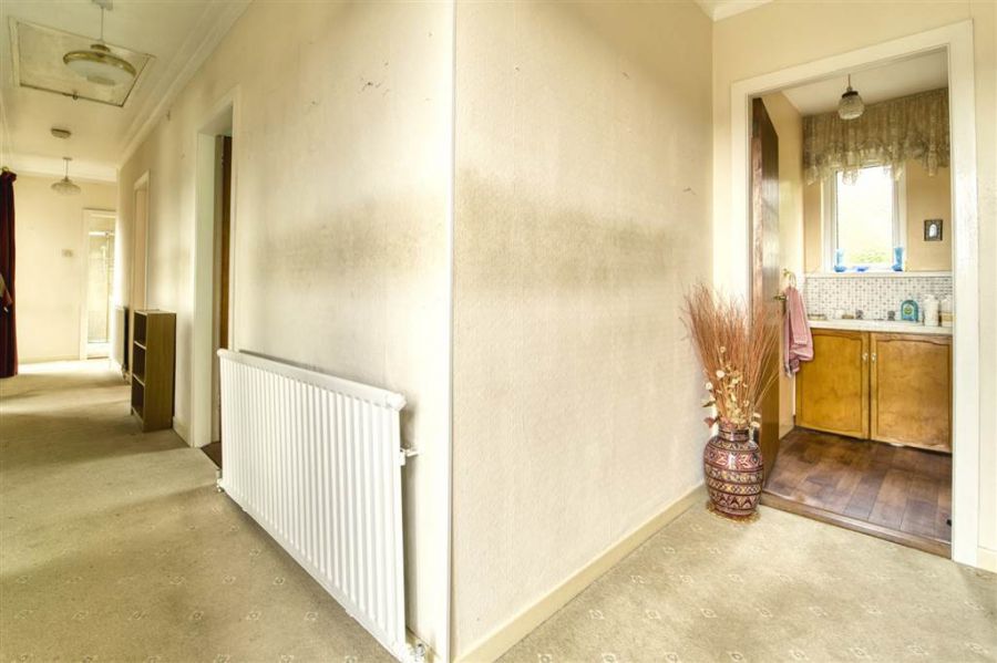 12 Aberdelghy Gardens