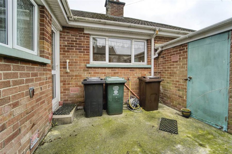 12 Aberdelghy Gardens