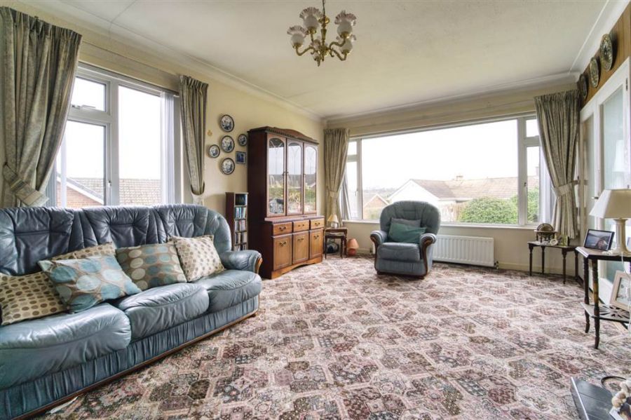 12 Aberdelghy Gardens