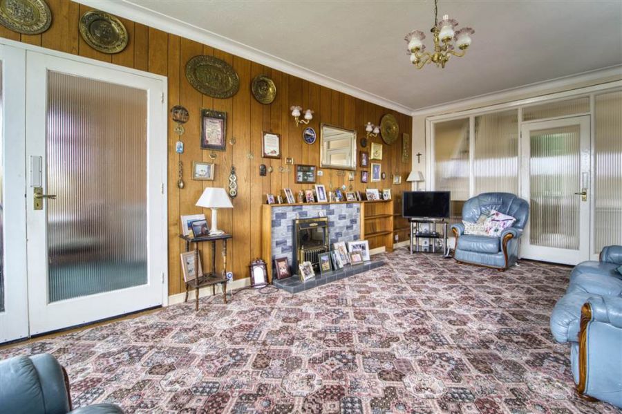 12 Aberdelghy Gardens