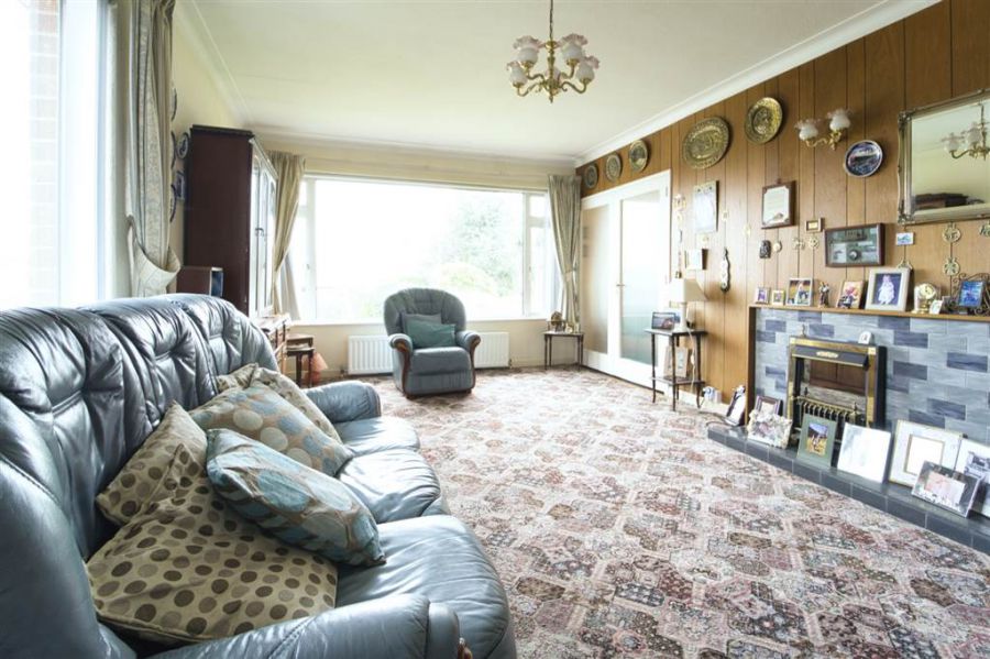 12 Aberdelghy Gardens