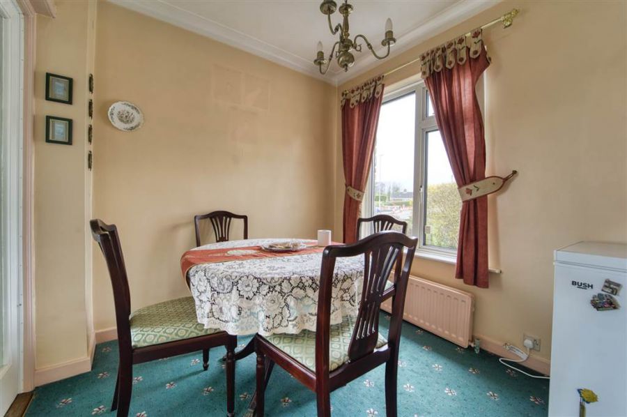 12 Aberdelghy Gardens