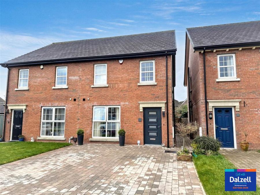 17 Meadow Green, Lisburn, BT28 3PB