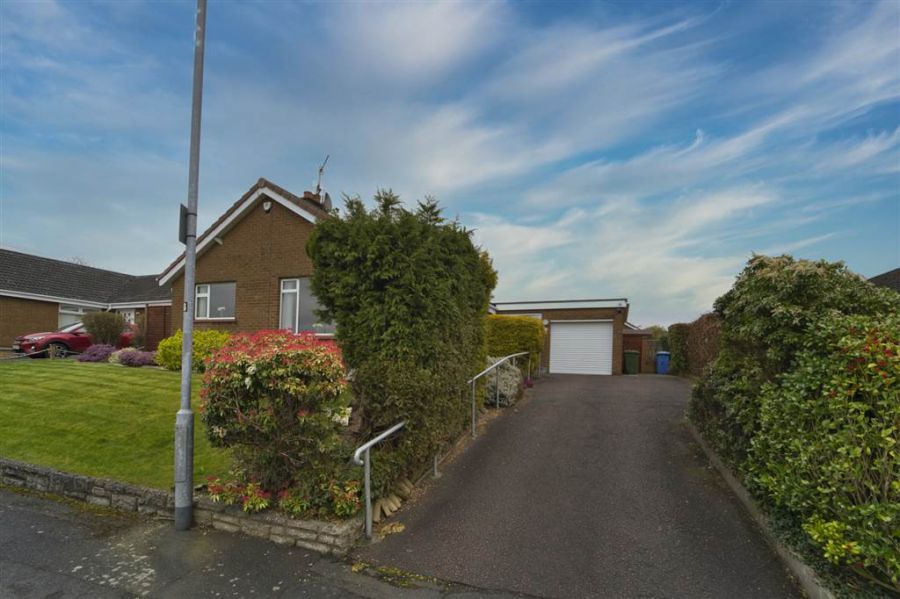 10 Tullyvar Park, Lisburn, BT28 3HJ
