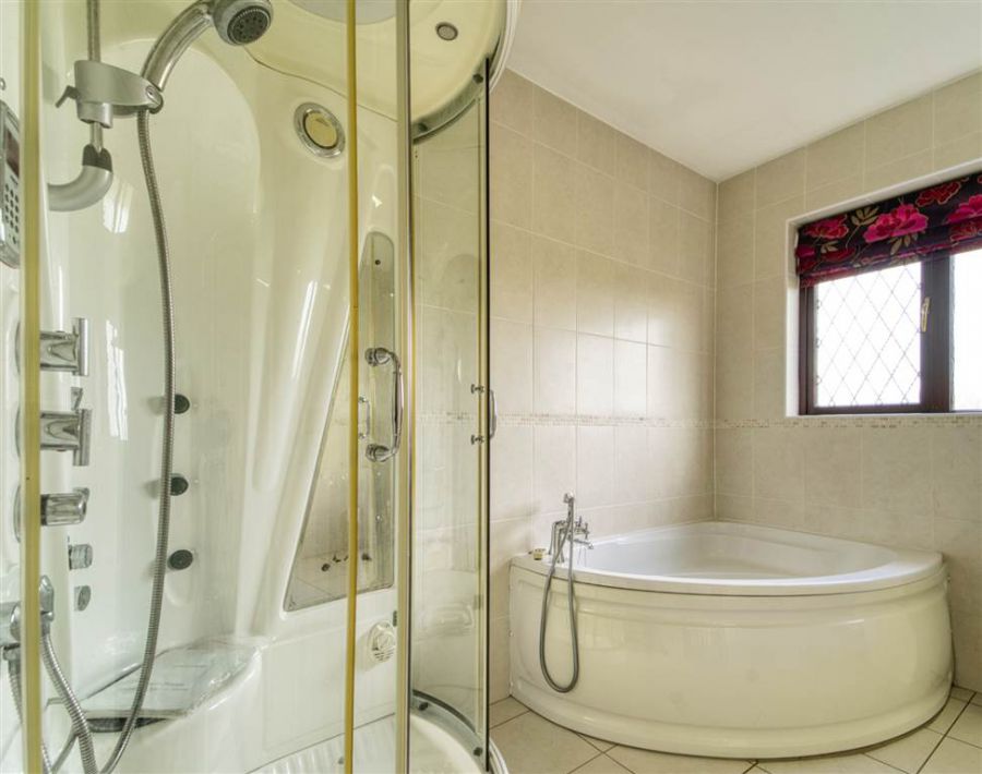 52 Halfpenny Gate Road