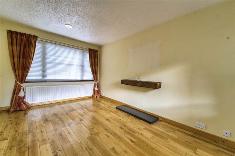 52 Halfpenny Gate Road