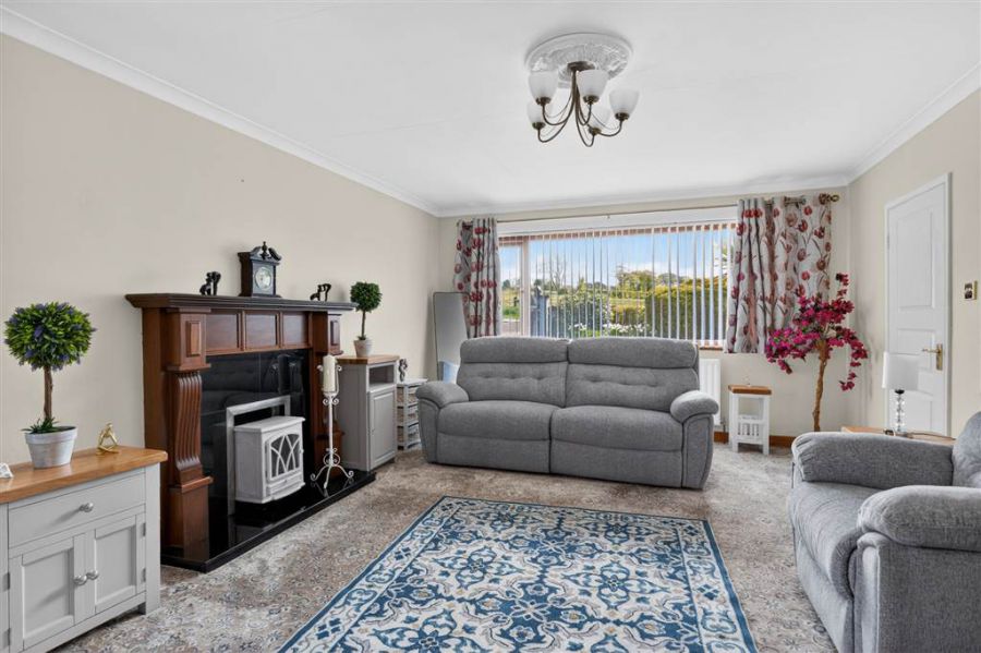 House and 3 acres, 5 Rock Road