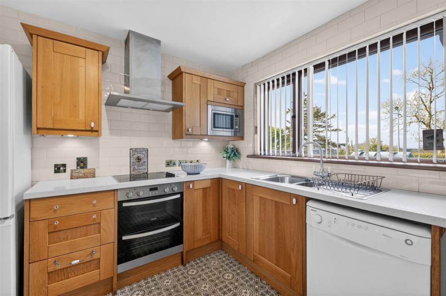 House and 3 acres, 5 Rock Road