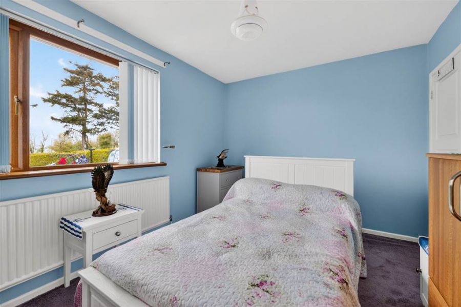 House and 3 acres, 5 Rock Road
