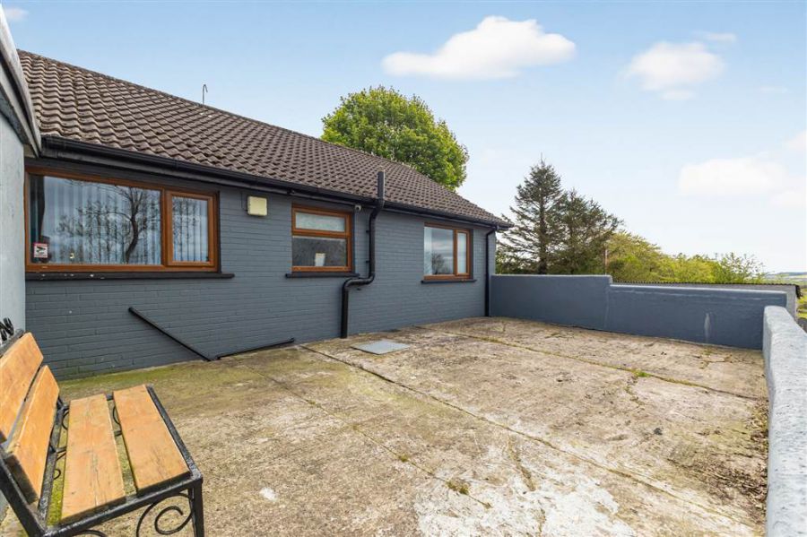 House and 3 acres, 5 Rock Road