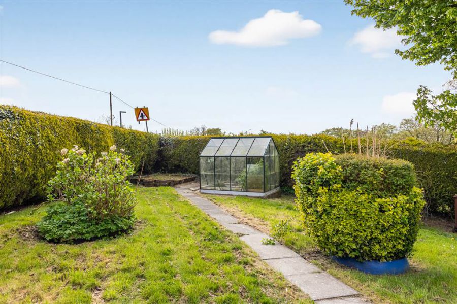 House and 3 acres, 5 Rock Road