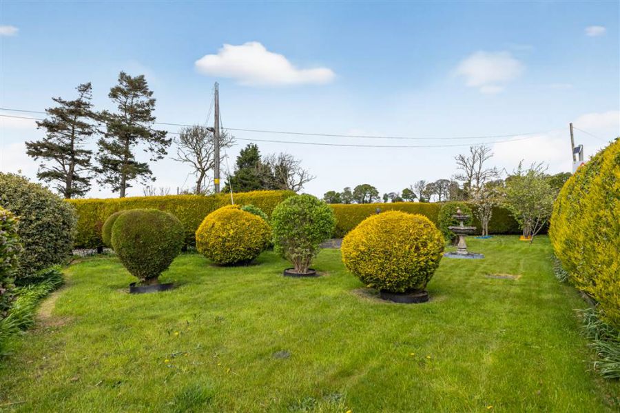 House and 3 acres, 5 Rock Road