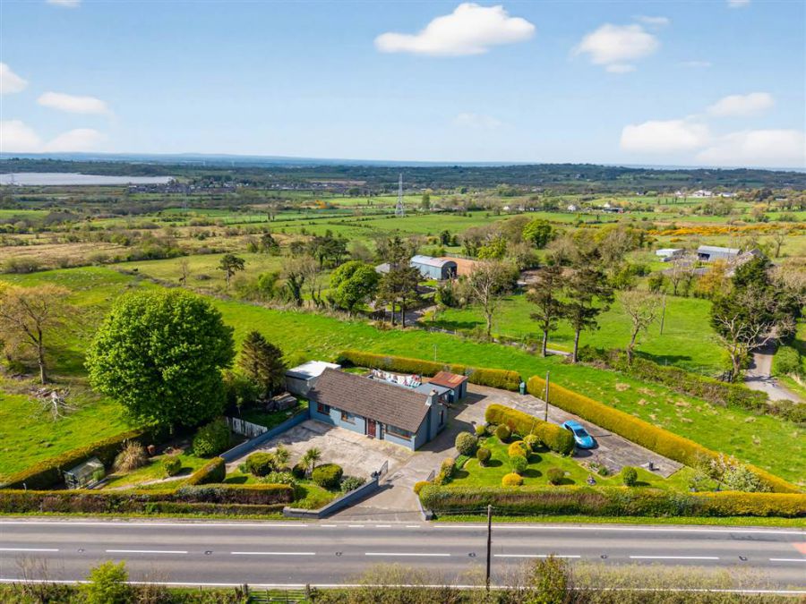 House and 3 acres, 5 Rock Road