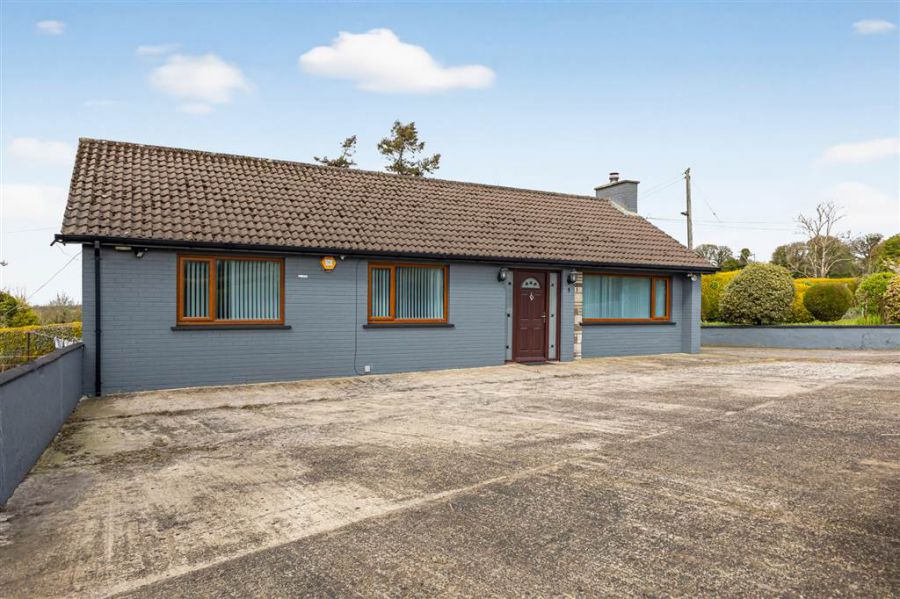 House and 3 acres, 5 Rock Road
