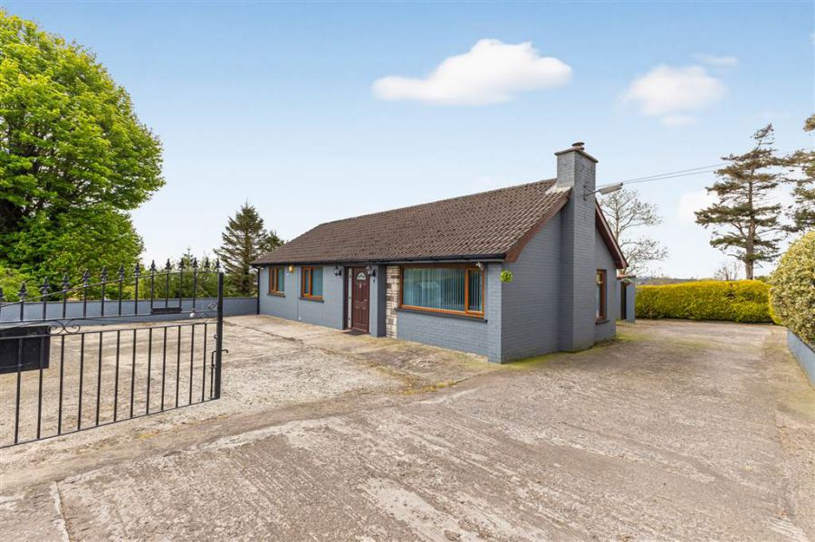 House and 3 acres, 5 Rock Road