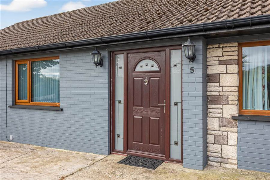 House and 3 acres, 5 Rock Road