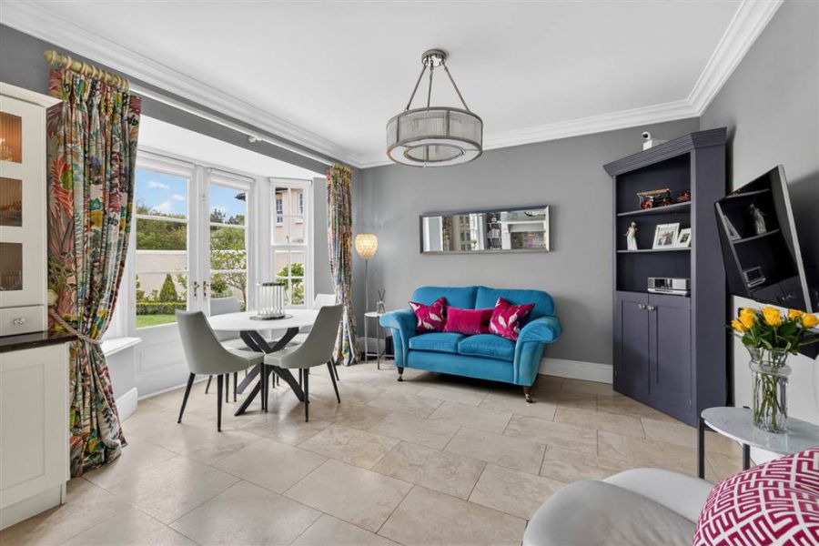 6 Royal Park Avenue