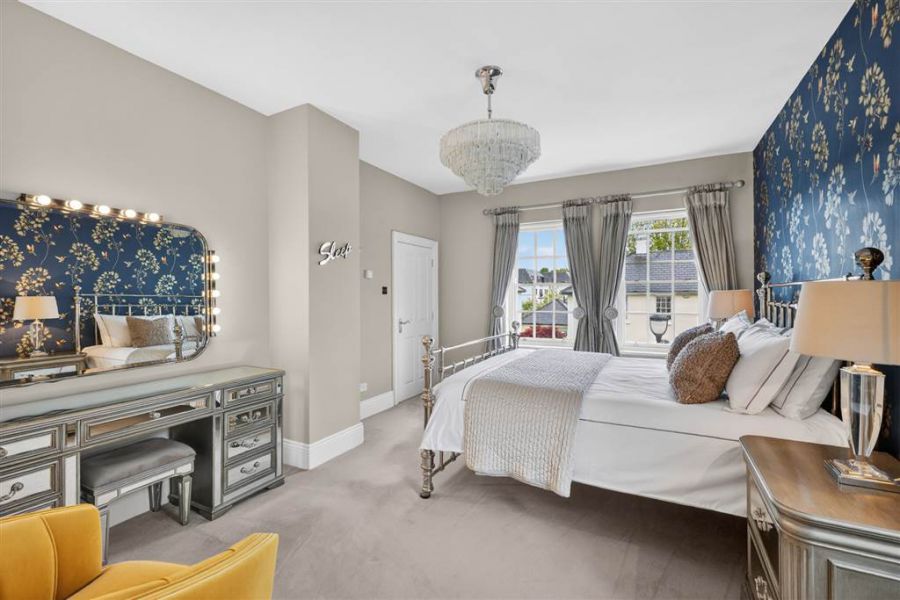 6 Royal Park Avenue