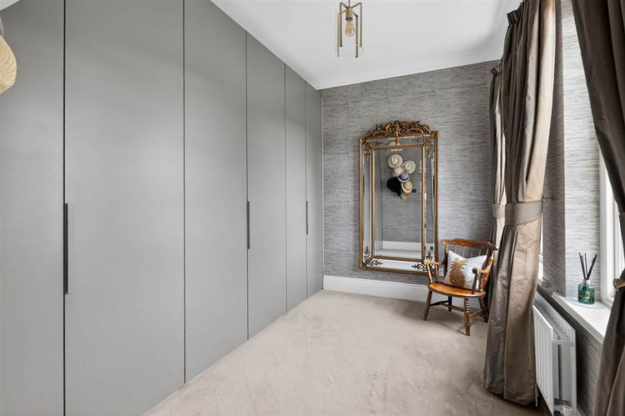 6 Royal Park Avenue
