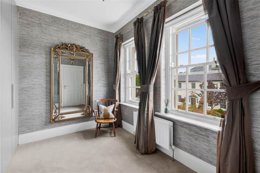 6 Royal Park Avenue