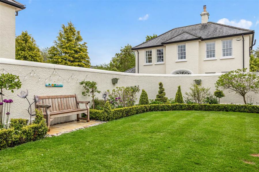 6 Royal Park Avenue