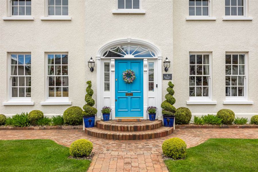 6 Royal Park Avenue