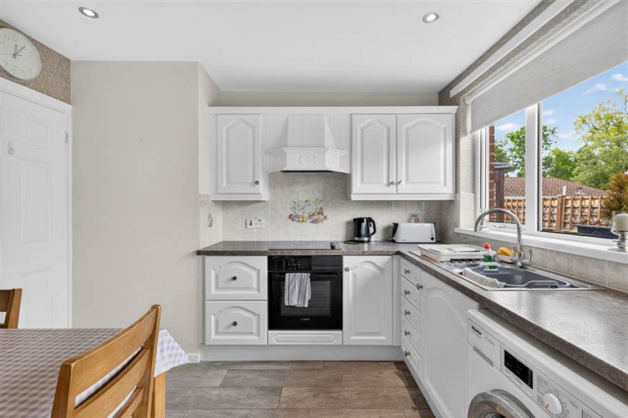 40 Magheralave Park East