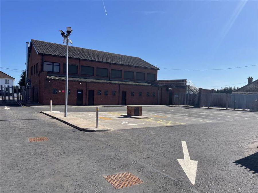 TO LET, 92e Warren Gardens
