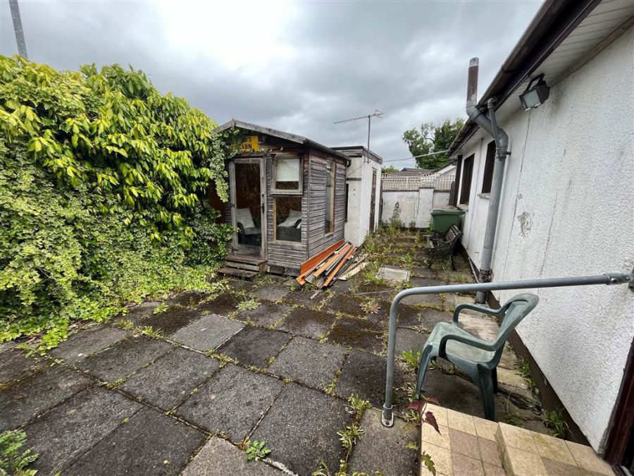 !!CASH OFFERS ONLY!!, 19 Glen View