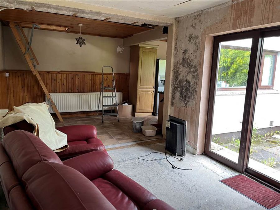 !!CASH OFFERS ONLY!!, 19 Glen View