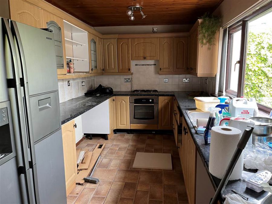 !!CASH OFFERS ONLY!!, 19 Glen View