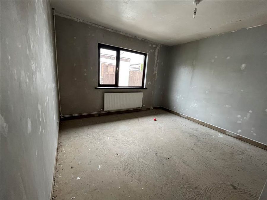!!CASH OFFERS ONLY!!, 19 Glen View
