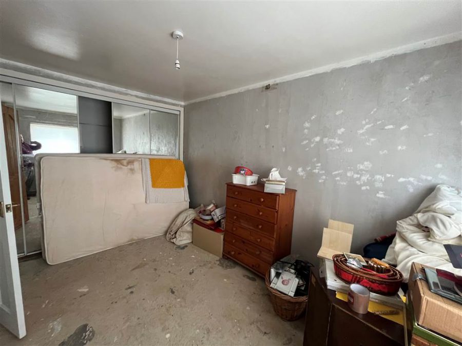 !!CASH OFFERS ONLY!!, 19 Glen View