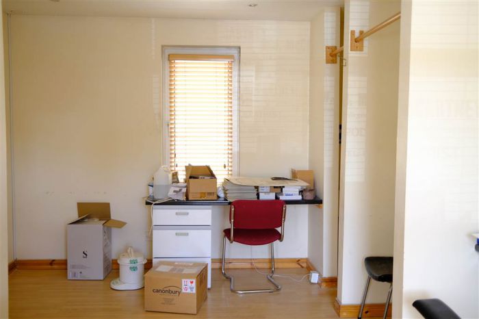 COMMERCIAL PROPERTY, 20 Smithfield Square