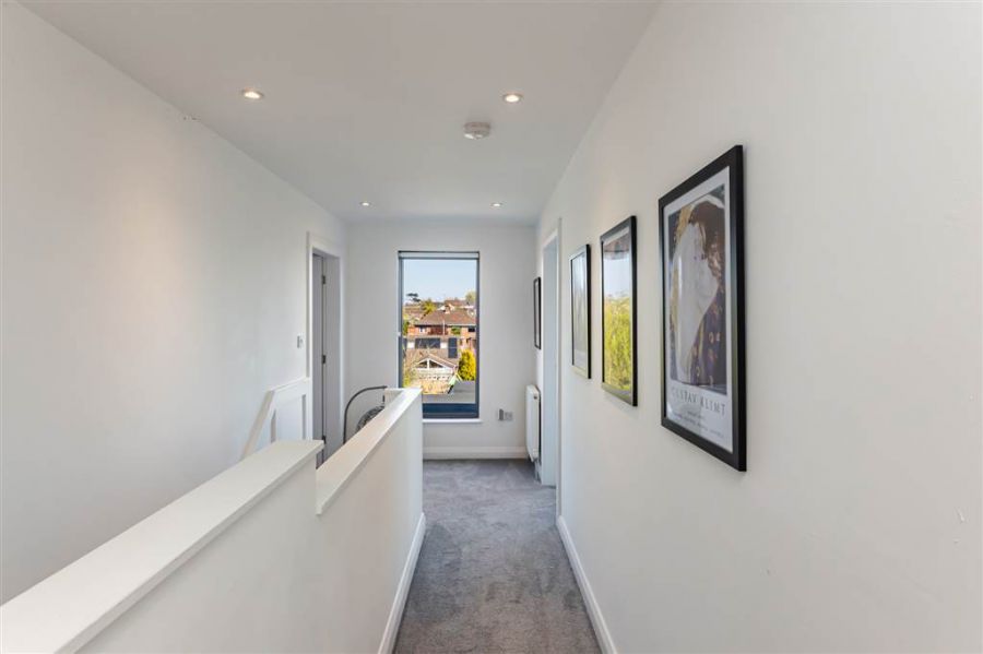 16 Carrisbrook Gardens