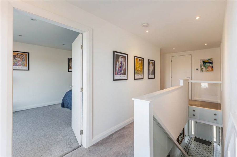 16 Carrisbrook Gardens