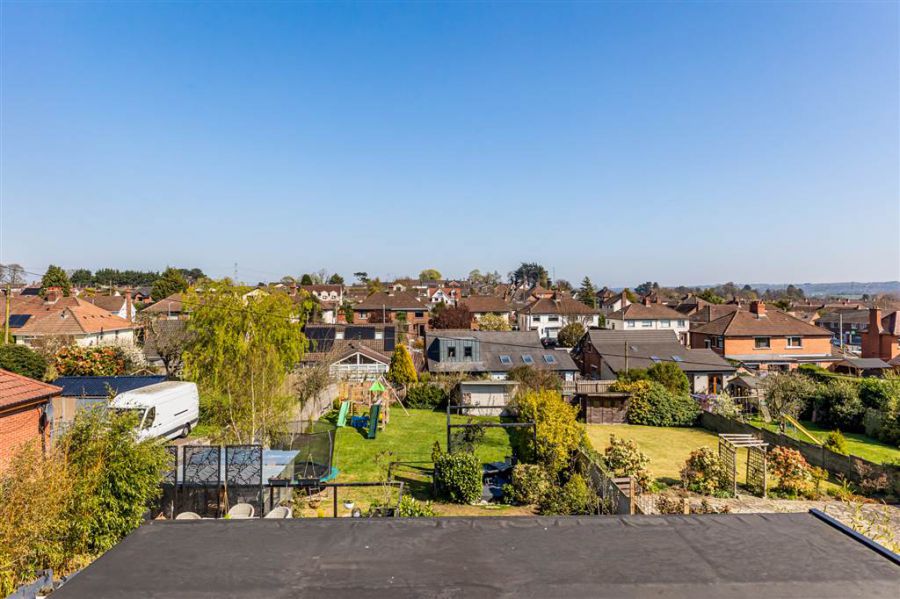 16 Carrisbrook Gardens
