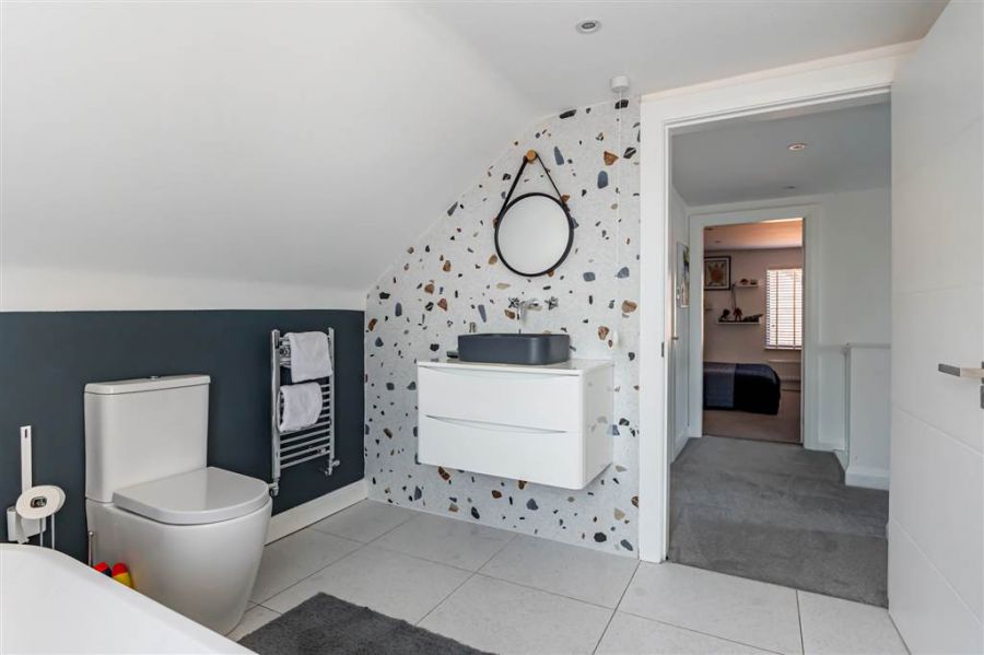 16 Carrisbrook Gardens