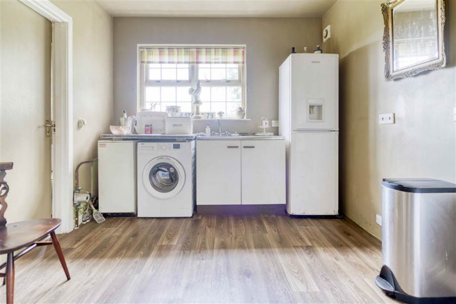 Larch Cottage, 16 Drumlin Road Larch Cottage, 16 Drumlin Road