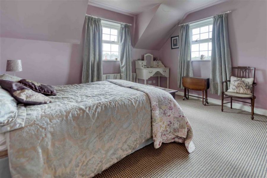 Larch Cottage, 16 Drumlin Road Larch Cottage, 16 Drumlin Road