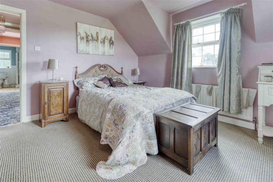 Larch Cottage, 16 Drumlin Road Larch Cottage, 16 Drumlin Road