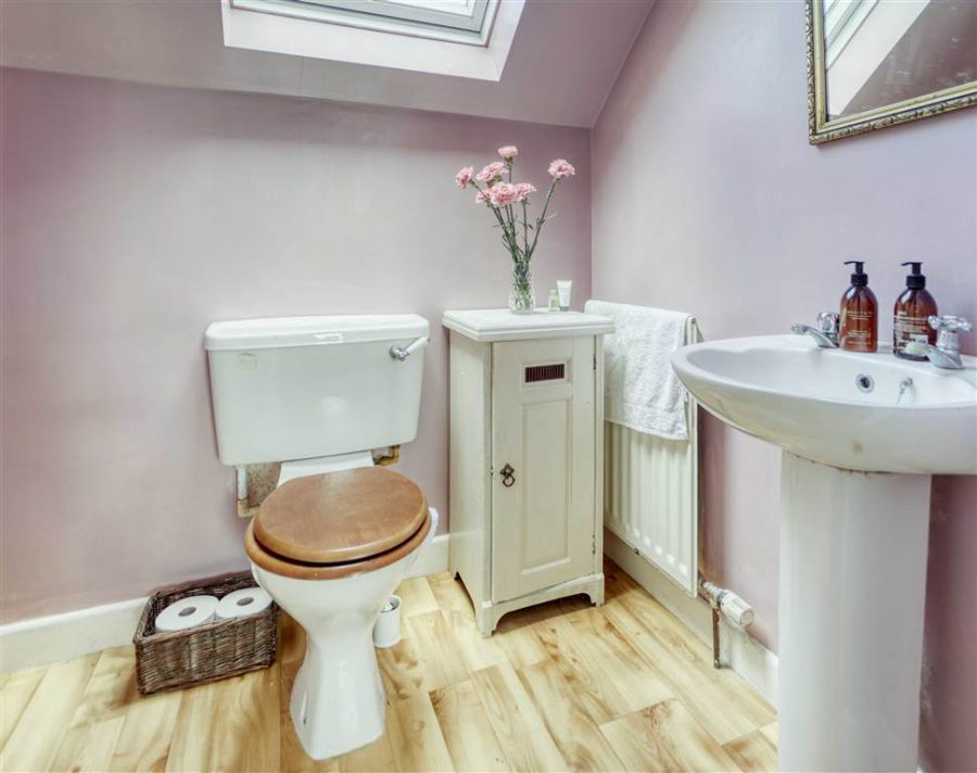 Larch Cottage, 16 Drumlin Road Larch Cottage, 16 Drumlin Road