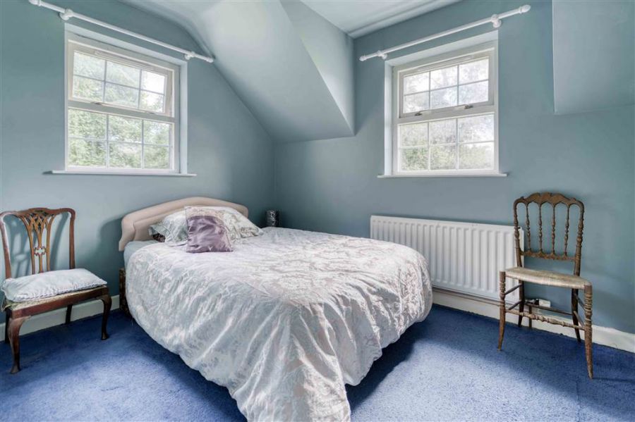 Larch Cottage, 16 Drumlin Road Larch Cottage, 16 Drumlin Road