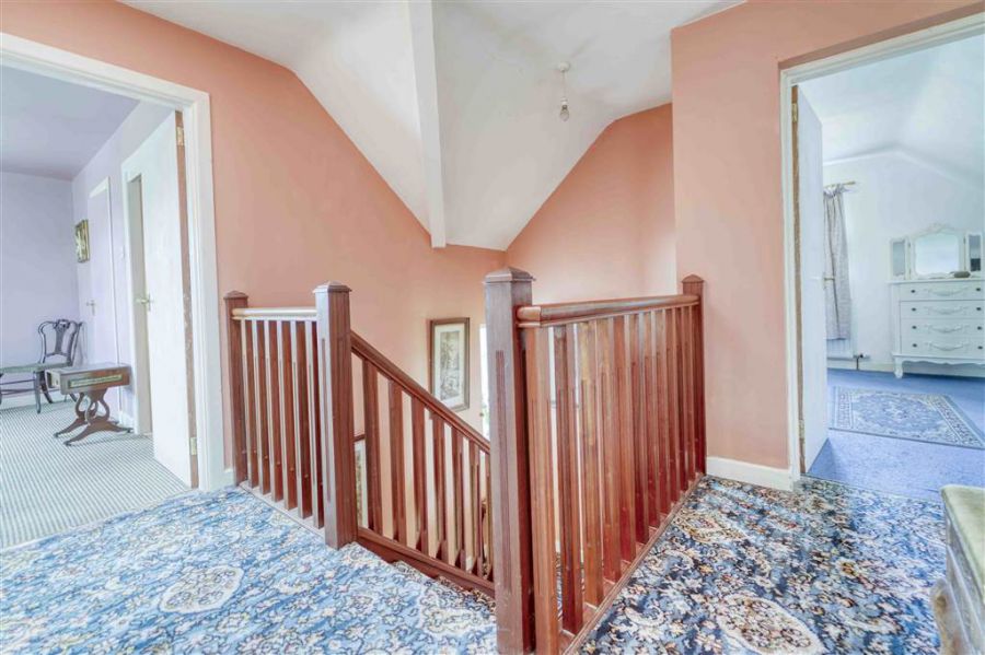 Larch Cottage, 16 Drumlin Road Larch Cottage, 16 Drumlin Road